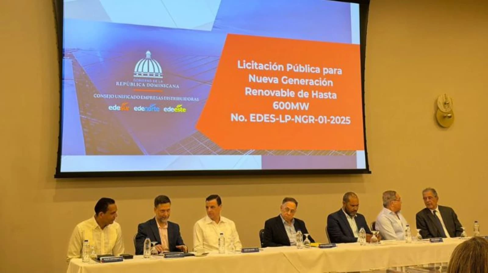 La República Dominicana recibe ofertas por un valor de 1,6 GW para su licitación de 600 MW de energías renovables con almacenamiento.